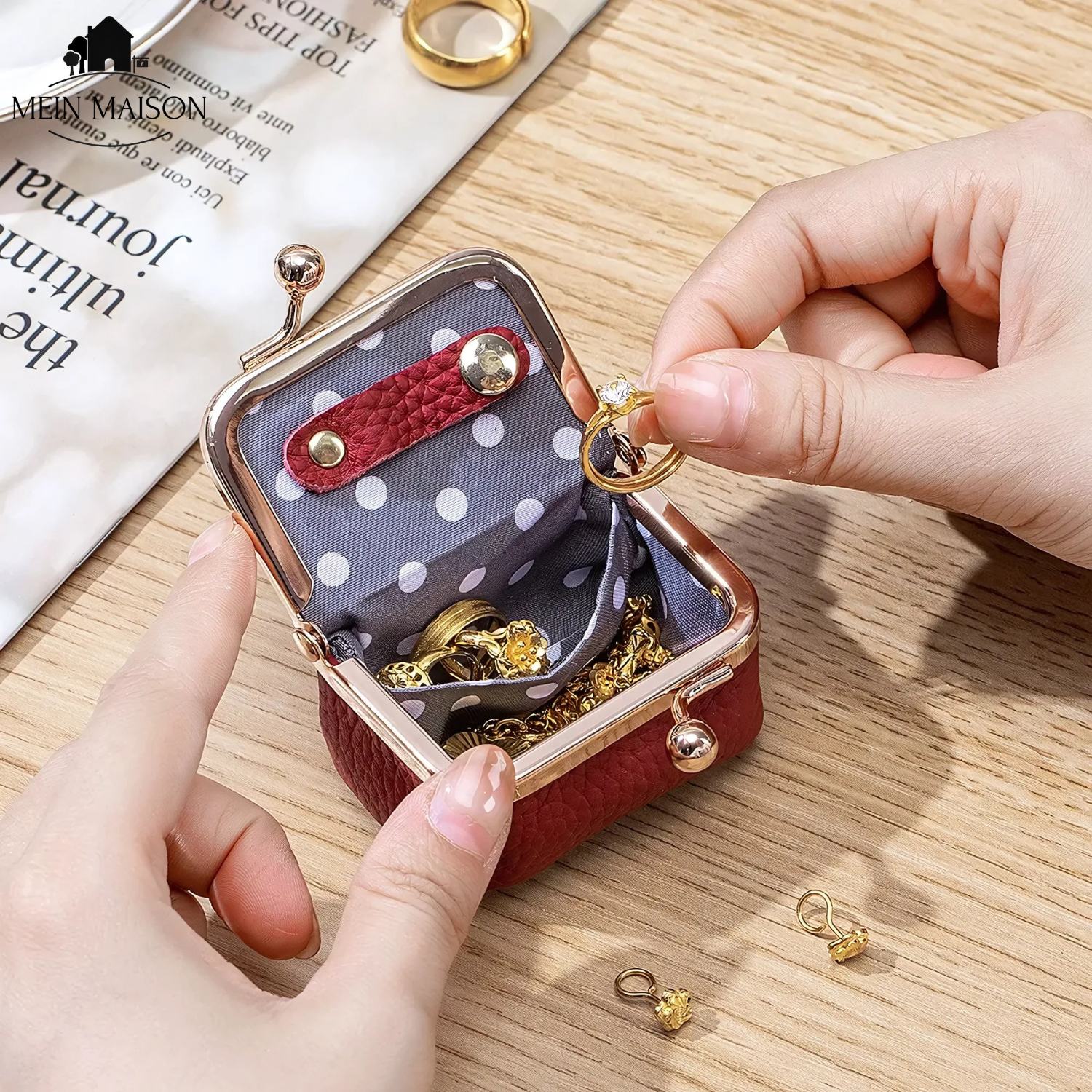 GlitzNest – Vos bijoux, toujours élégants en déplacement !