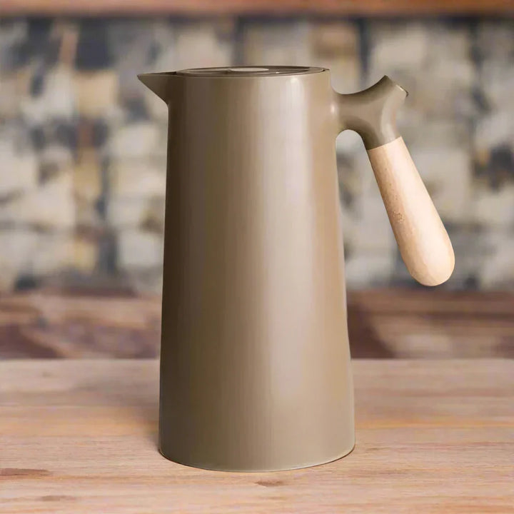 NordicTherm - Stylish Thermos Bottle with Long-Lasting Heat and Cold Insulation