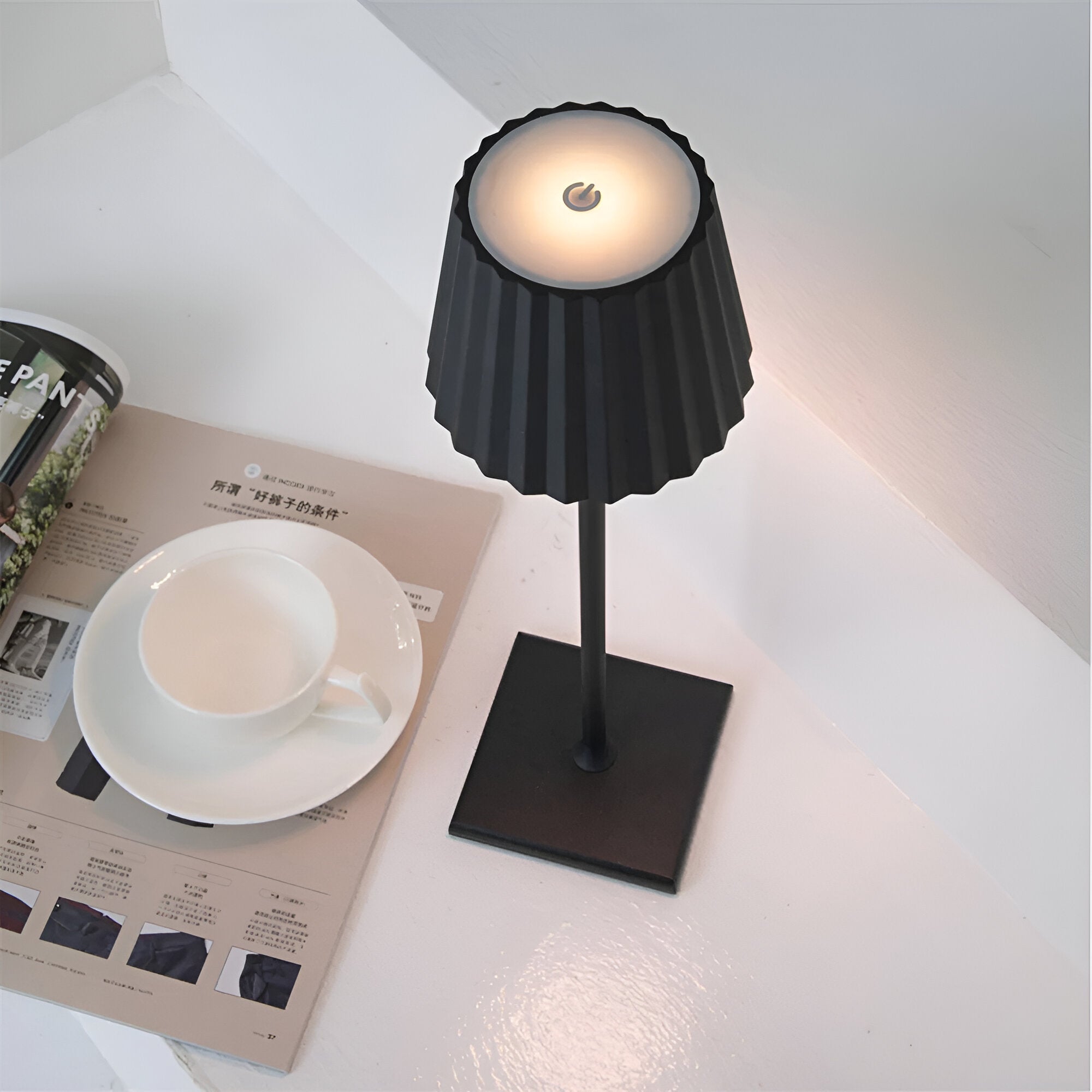 Wireless table lamp | Lamp for the living room | Modern rechargeable table lamp | VelaLume