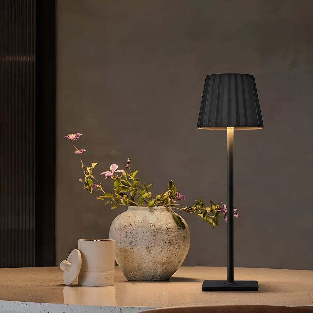 Wireless table lamp | Lamp for the living room | Modern rechargeable table lamp | VelaLume