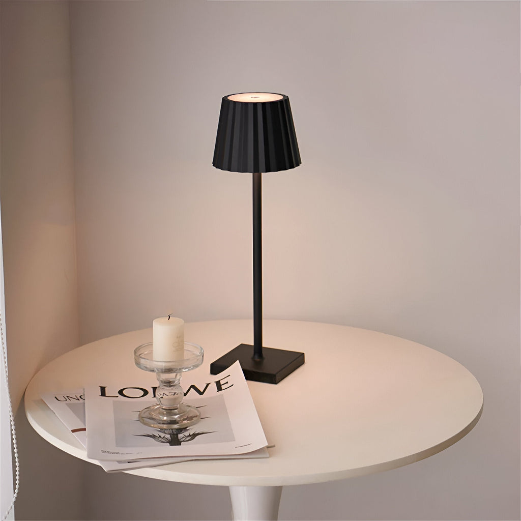 Wireless table lamp | Lamp for the living room | Modern rechargeable table lamp | VelaLume