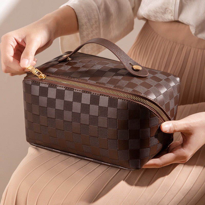 Toiletry Bag for Men & Women | Luxury Design Toiletry Bag | Wash Bag | Washiq