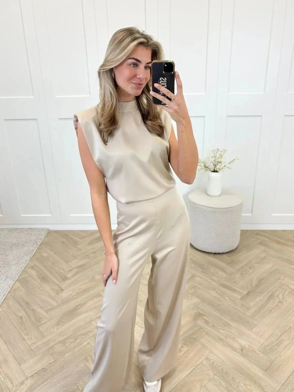 Damen Rückenfreier Jumpsuit mit Weiten Beinen – Elegant & Leicht